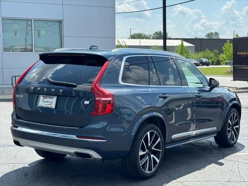 2021 Volvo XC90 Recharge Plug-In Hybrid T8 Inscription Expression 7 Passenger