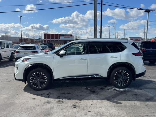 2024 Nissan Rogue Platinum