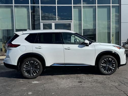 2024 Nissan Rogue Platinum