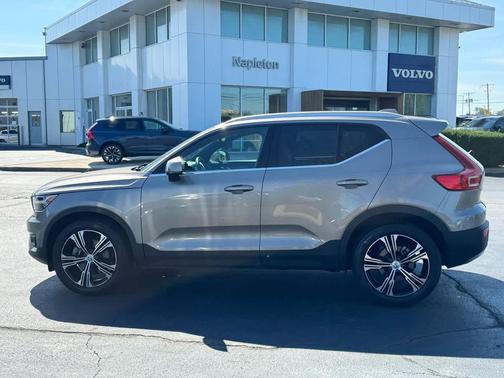 2022 Volvo XC40 T5 Inscription