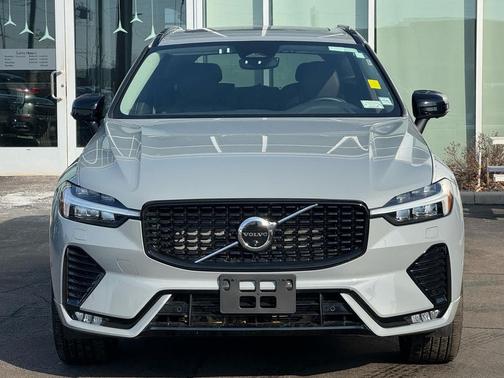 2025 Volvo XC60 B5 Plus