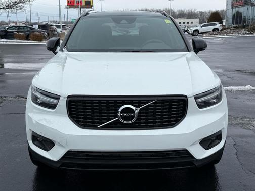 2021 Volvo XC40 T4 R-Design