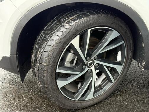 2021 Volvo XC40 T4 R-Design
