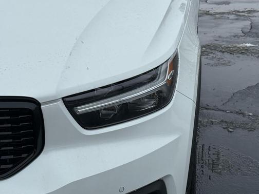 2021 Volvo XC40 T4 R-Design