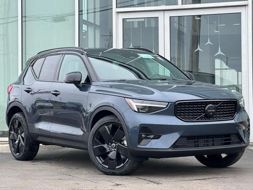 2026 Volvo XC40 Black Edition Ultra, B5 AWD Gas (mild hybrid)