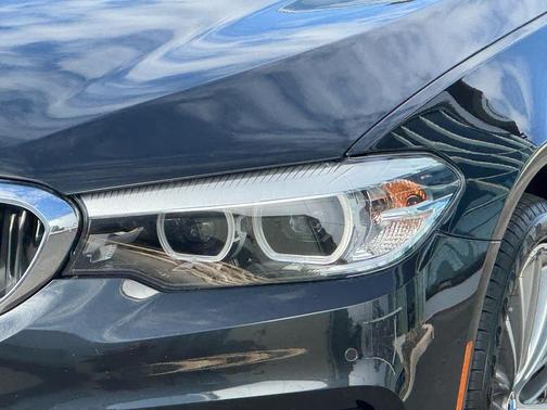 Black Sapphire Metallic 2020 BMW 540 xDrive