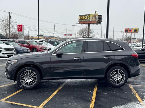 2026 Mercedes-Benz GLC 300 4MATIC