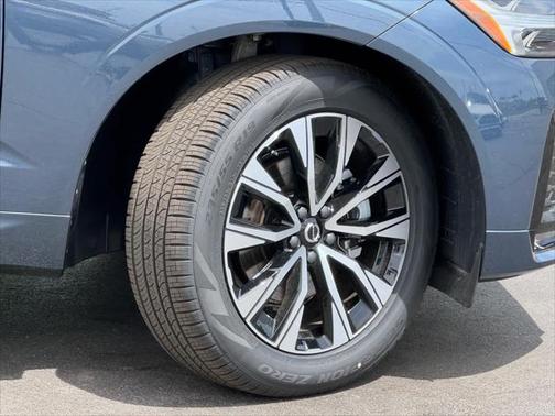 2025 Volvo XC60 B5 Core