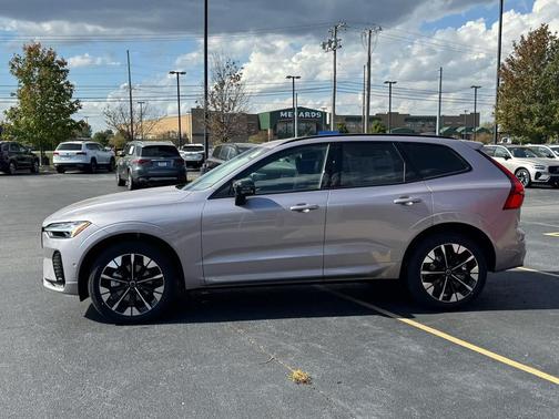 2026 Volvo XC60 B5 Plus