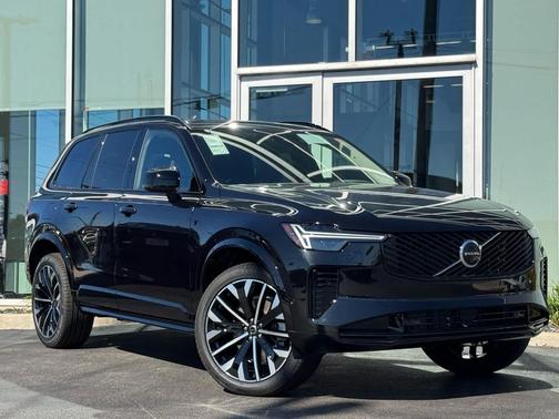 2026 Volvo XC90 B6 Ultra Dark Theme 6-Seater