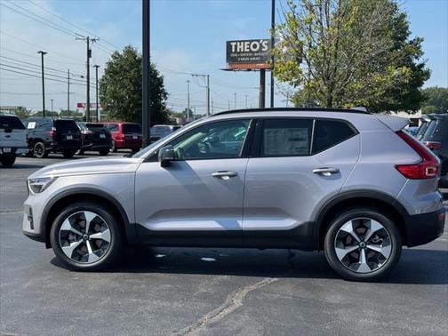 2026 Volvo XC40 B5 Plus