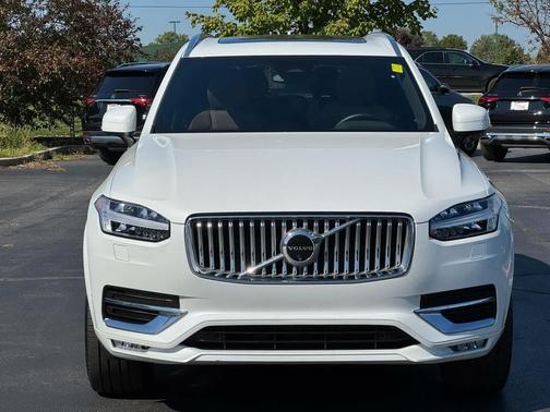2024 Volvo XC90 B6 Plus Bright Theme 7-Seater