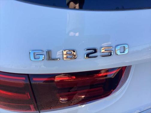 2025 Mercedes-Benz GLB 250 4MATIC