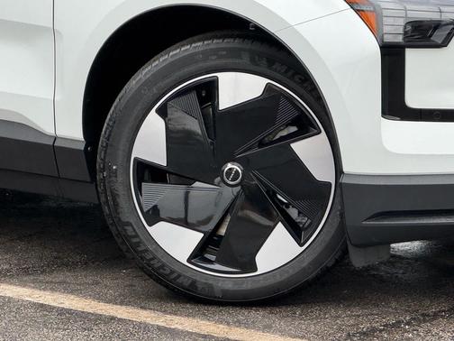 Crystal White Metallic 2026 Volvo EX30 Plus Twin Motor Performance, Fully electric