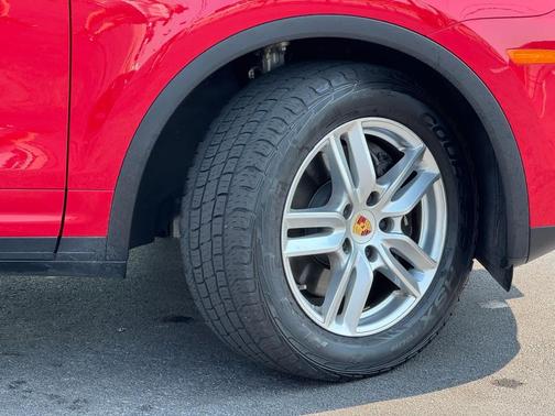 2016 Porsche Cayenne Cayenne