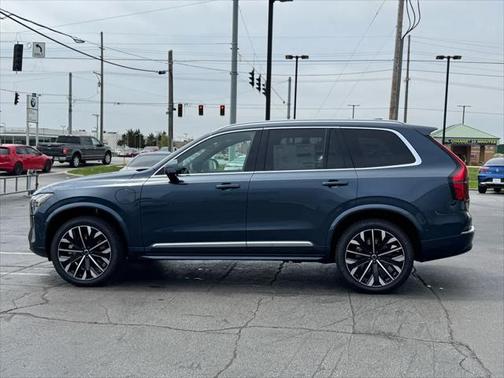 2025 Volvo XC90 Plug-In Hybrid T8 Plus 7-Seater