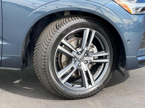 2018 Volvo XC60 T5 Momentum