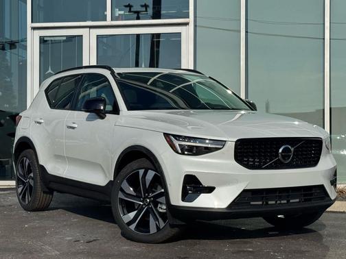 2026 Volvo XC40 B5 Ultra