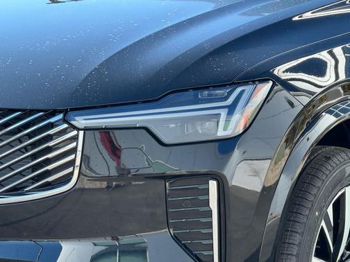 2026 Volvo XC90 B6 Core