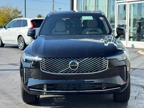 2026 Volvo XC90 B6 Core