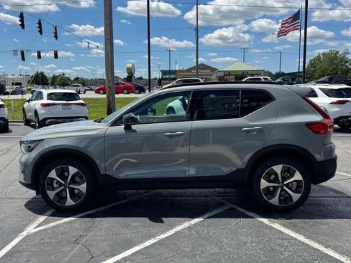 Vapour Grey Metallic 2026 Volvo XC40 Plus, B5 AWD Gas (mild hybrid), Dark