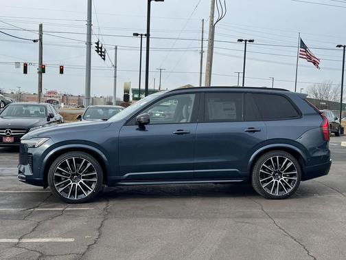 2026 Volvo XC90 Ultra Dark Theme, B6 AWD Gas (mild hybrid), Gasoline, 6 Seats