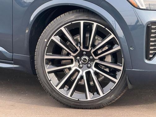 2026 Volvo XC90 Ultra Dark Theme, B6 AWD Gas (mild hybrid), Gasoline, 6 Seats