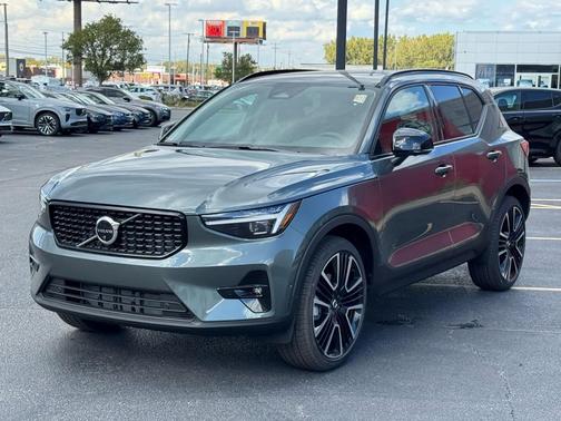2026 Volvo XC40 B5 Ultra
