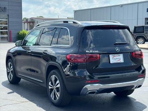 2025 Mercedes-Benz GLB 250 4MATIC