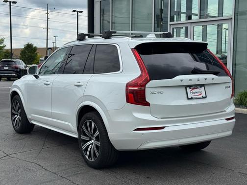 Crystal White Metallic 2023 Volvo XC90 B5 Core