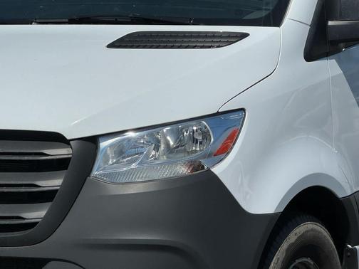 Arctic White 2024 Mercedes-Benz Sprinter 2500 Standard Roof