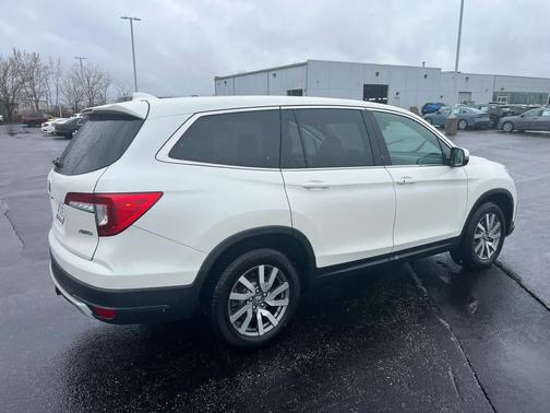 White Diamond Pearl 2019 Honda Pilot EX-L
