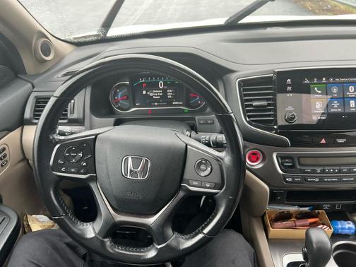 White Diamond Pearl 2019 Honda Pilot EX-L