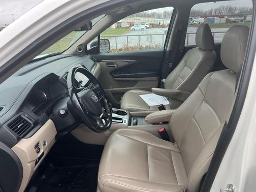 White Diamond Pearl 2019 Honda Pilot EX-L