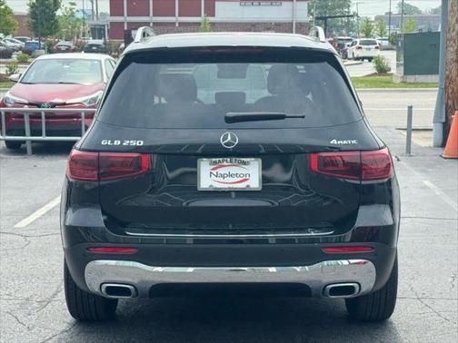 2024 Mercedes-Benz GLB 250 4MATIC
