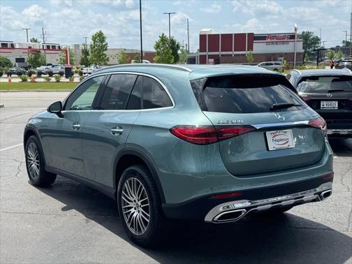 2025 Mercedes-Benz GLC 300 4MATIC
