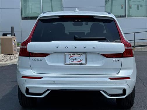 2025 Volvo XC60 Plug-In Hybrid T8 Core