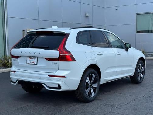 2025 Volvo XC60 Plug-In Hybrid T8 Core