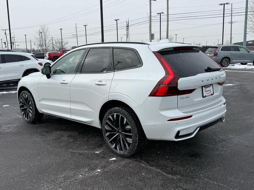 2026 Volvo XC60 B5 Ultra