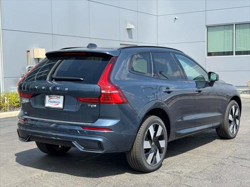 2025 Volvo XC60 Plug-In Hybrid T8 Plus