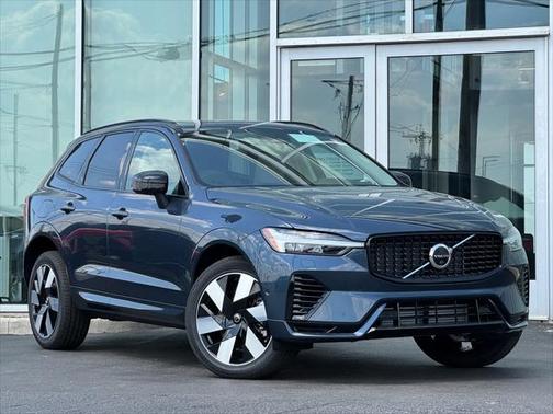2025 Volvo XC60 Plug-In Hybrid T8 Plus