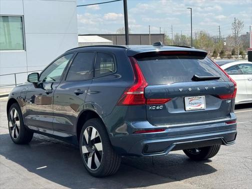 2025 Volvo XC60 Plug-In Hybrid T8 Plus