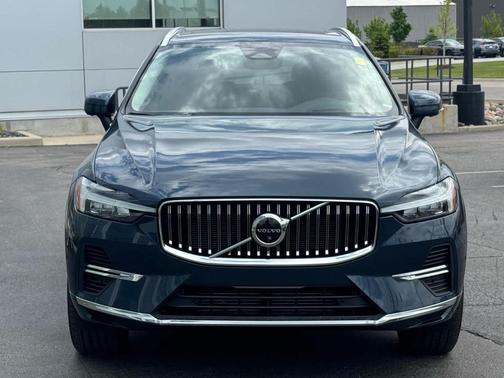 Denim Blue Metallic 2022 Volvo XC60 Recharge Plug-In Hybrid T8 Inscription
