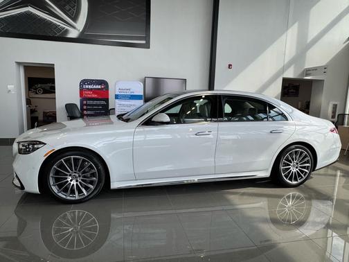 MANUFAKTUR Moonlight White Metallic 2026 Mercedes-Benz S-Class S 580 4MATIC