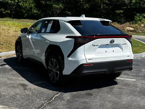 2025 Toyota bZ4X Limited