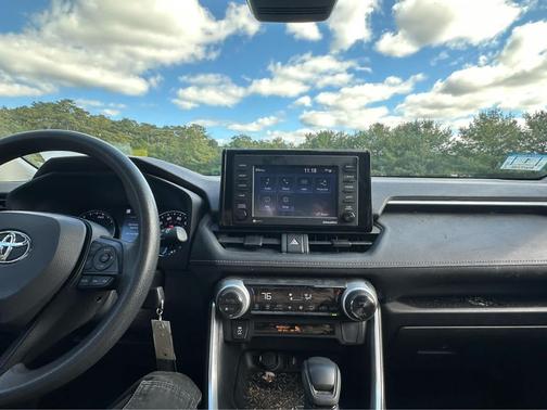 2022 Toyota RAV4 Hybrid LE