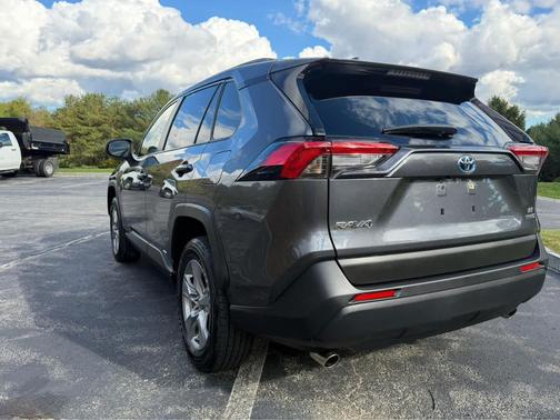 2022 Toyota RAV4 Hybrid LE