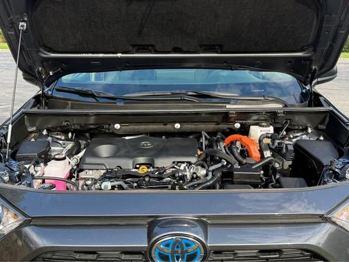 2022 Toyota RAV4 Hybrid LE