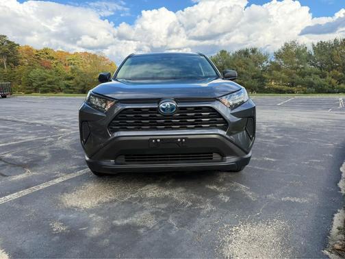 2022 Toyota RAV4 Hybrid LE