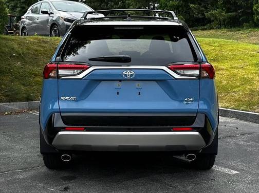 2025 Toyota RAV4 Hybrid SE